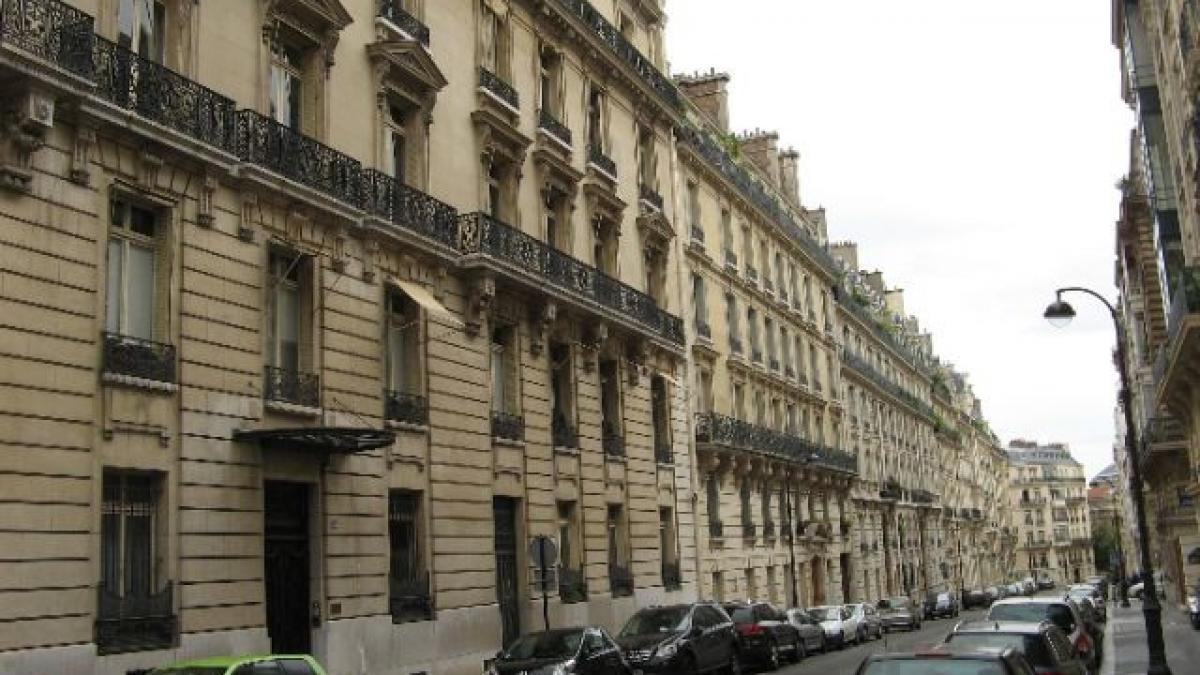 sase romani de etnie roma s au instalat abuziv in casa unei batrane din franta