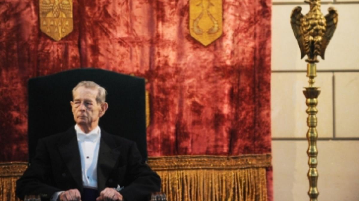 in premiera mafia cerealelor viata in miniatura si culisele palatului regal subiectele din aceasta