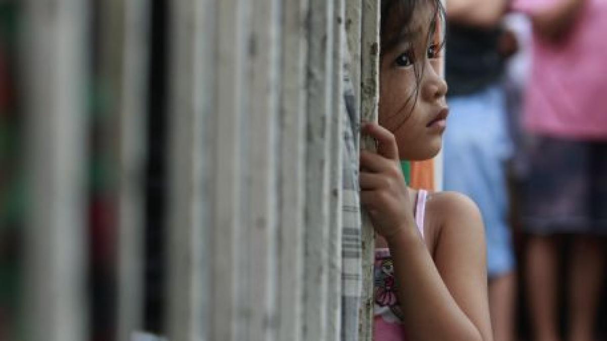 sute de mii de persoane au ramas sinistrate in urma a doua taifunuri in filipine