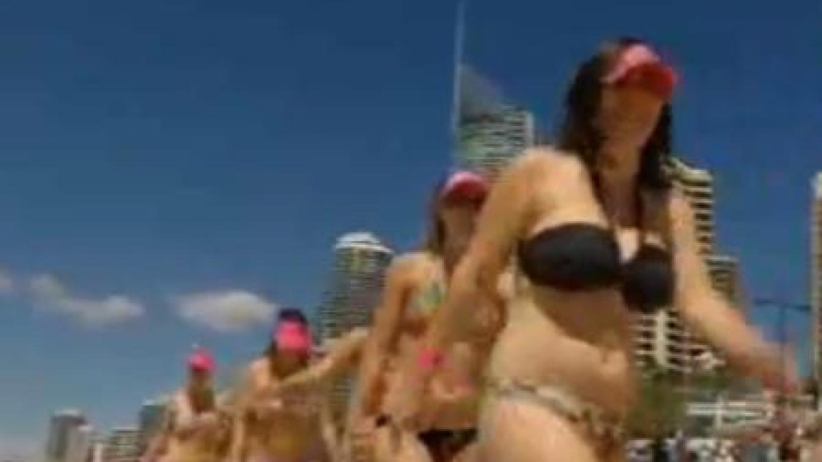 asta da paradis 357 de femei in bikini au batut recordul pentru cea mai mare parada