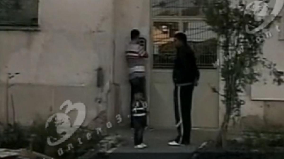 constanta doi barbati au fost batuti si jefuiti in propria casa din cauza unui telefon