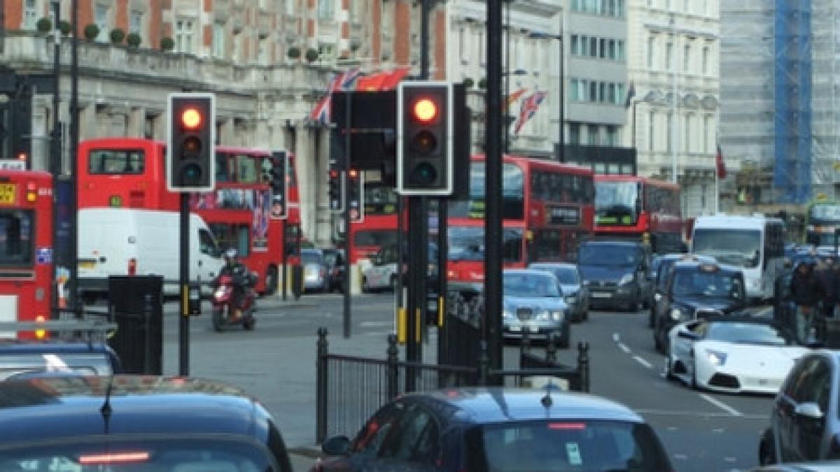 londra semafoare schimbate pentru ca evreii sa nu incalce regulile religioase