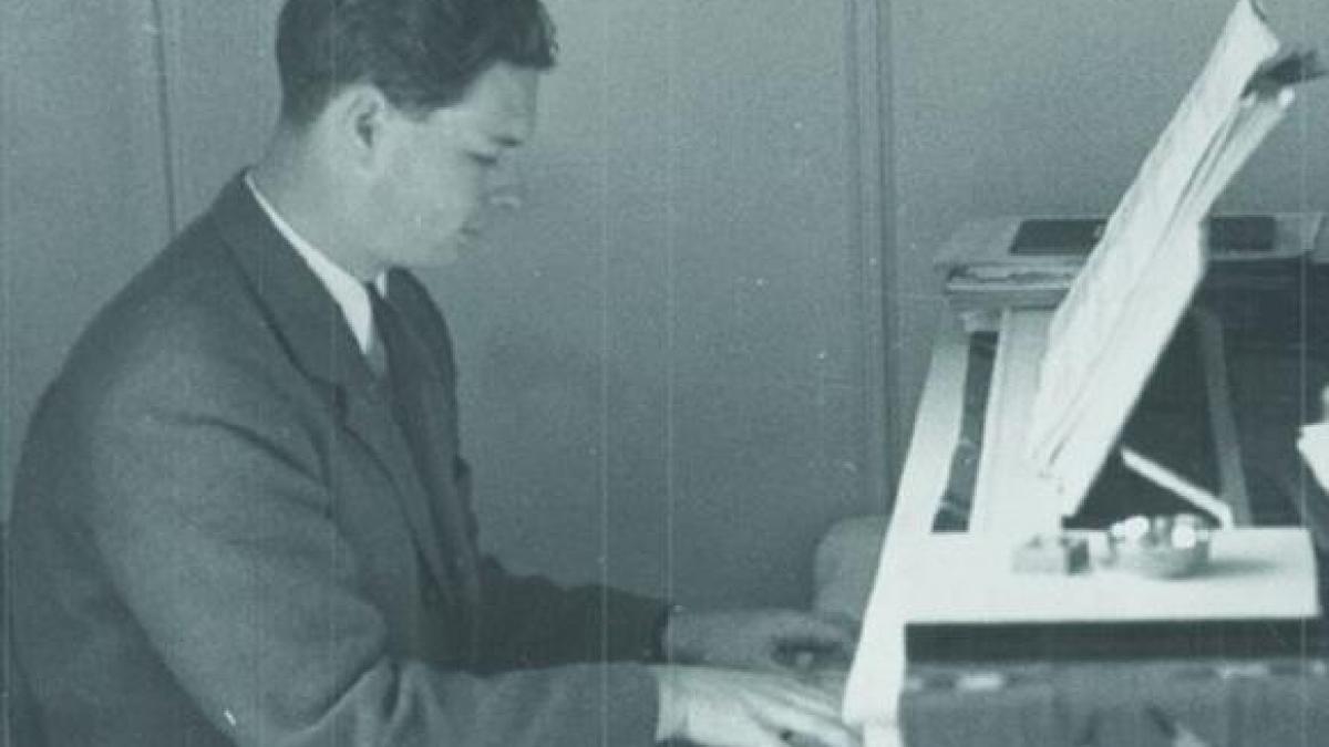 jurnalul national va aduce muzica regelui albumul apare luni 10 octombrie