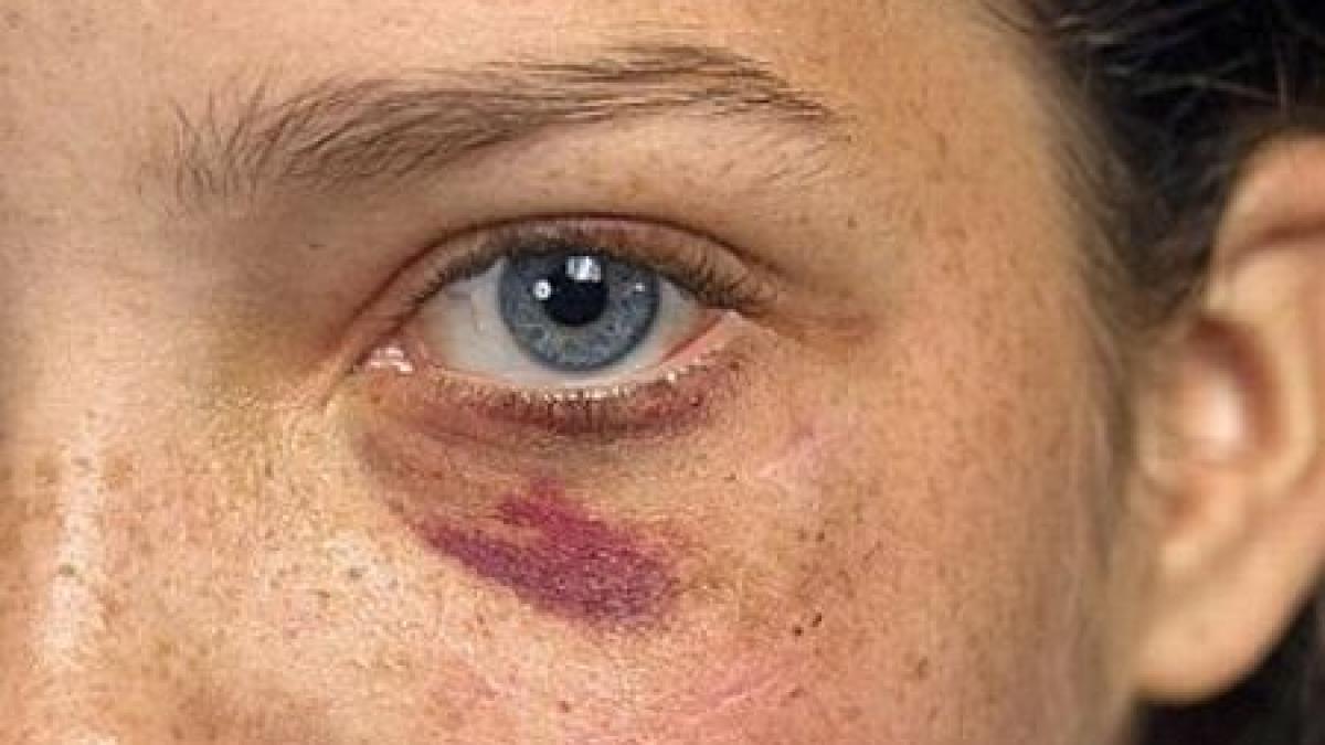 patru romani din italia au violat o femeie cu probleme psihice