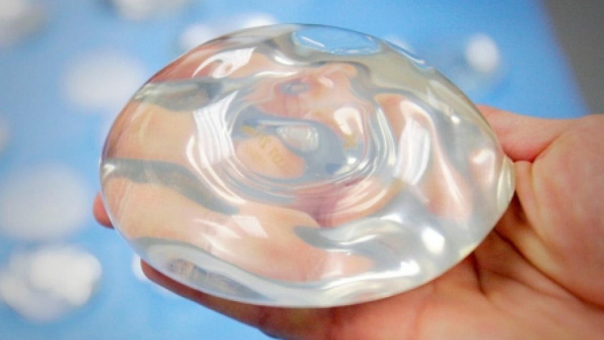 silicoane antiglont o femeie injunghiata in inima traieste gratie implanturilor mamare