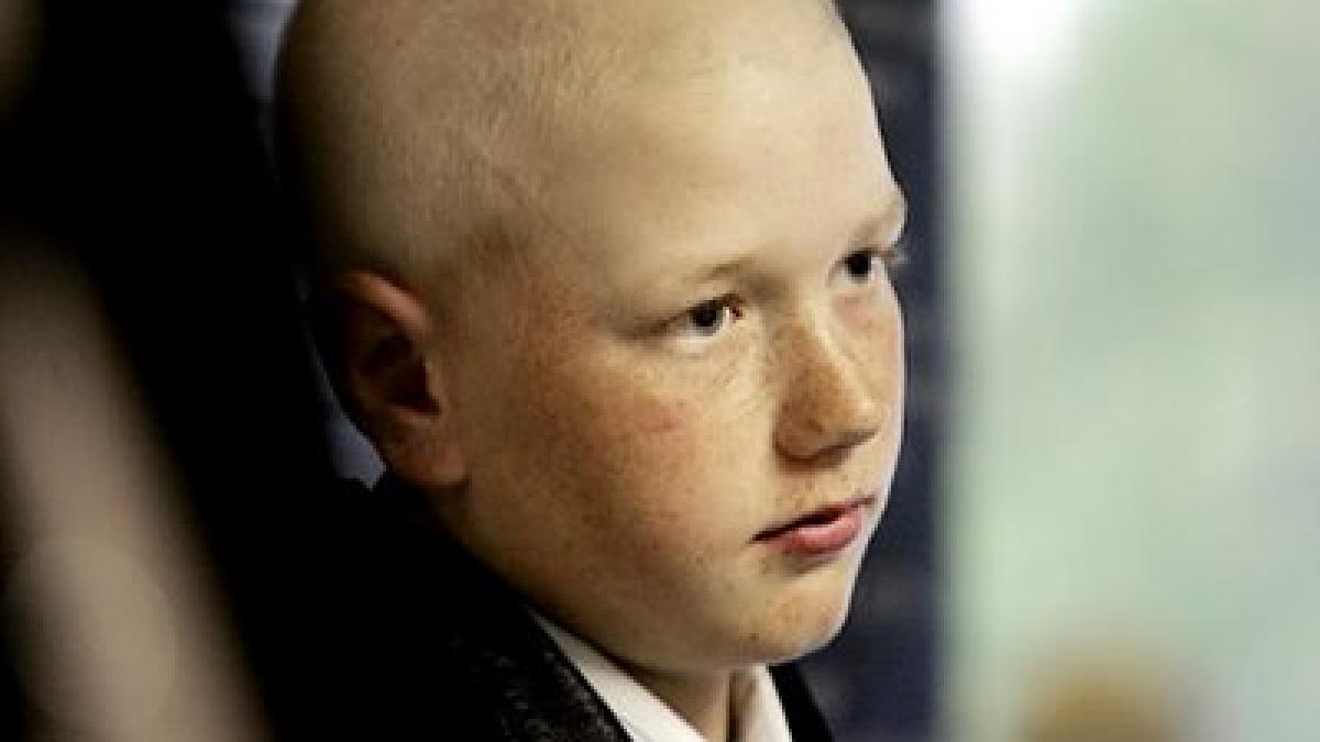 si a mintit pana si copiii ca sunt bolnavi de cancer ca sa obtina 100 000 lire