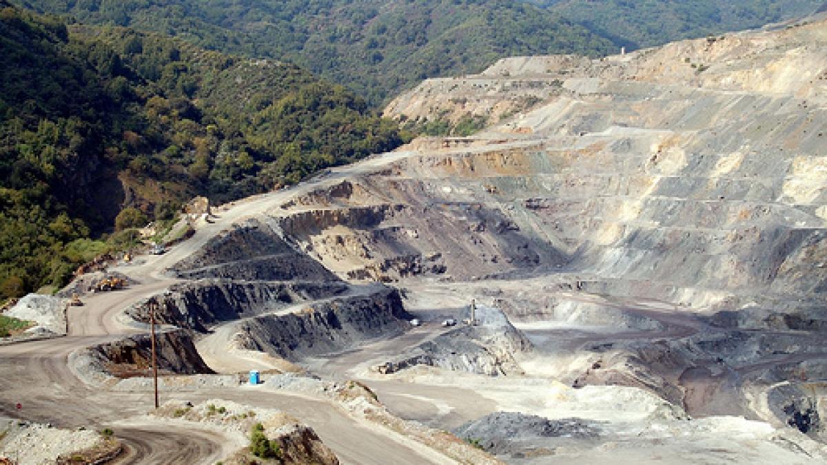 sua un atac armat din california s a soldat cu doi morti si patru raniti