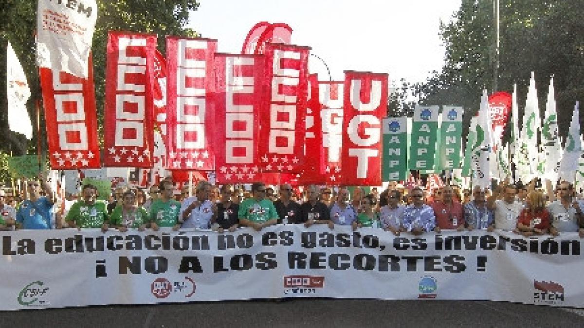 zeci de mii de profesori si liceeni au manifestat la madrid impotriva reducerilor bugetare