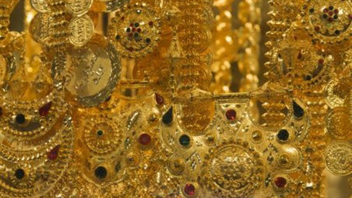 peste 7 5 kg de bijuterii in valoare de aproximativ 1 000 000 lei confiscate de politie pentru