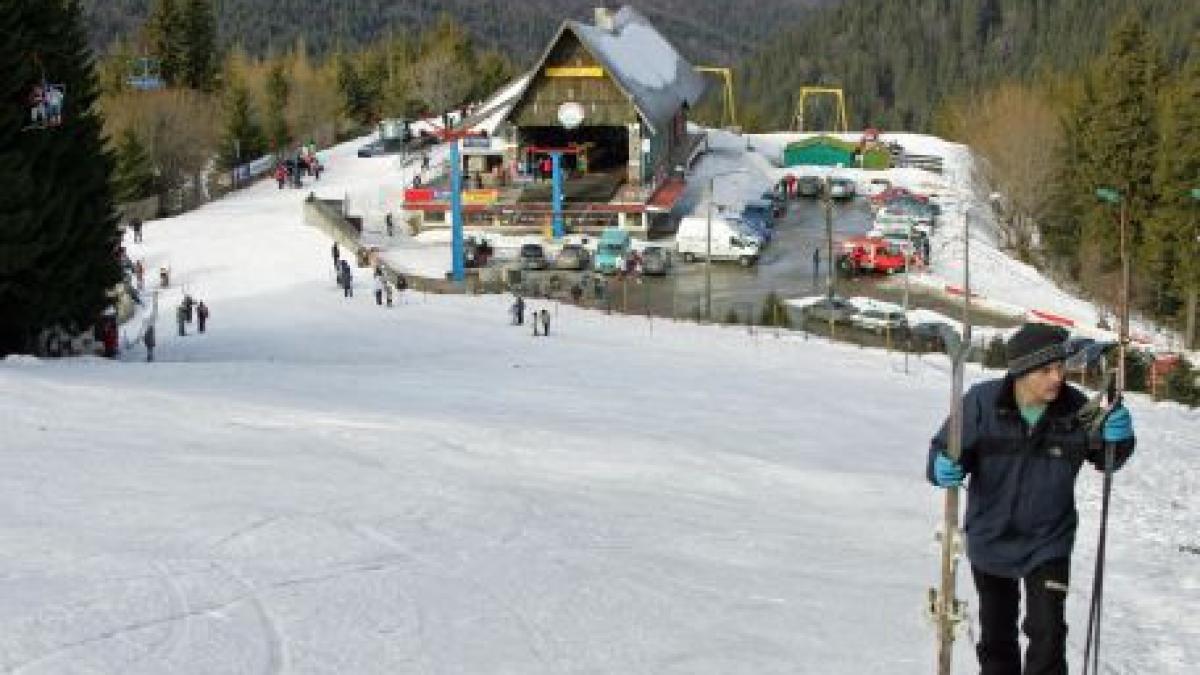 o femeie a scapat teafara dupa ce a cazut din telescaun