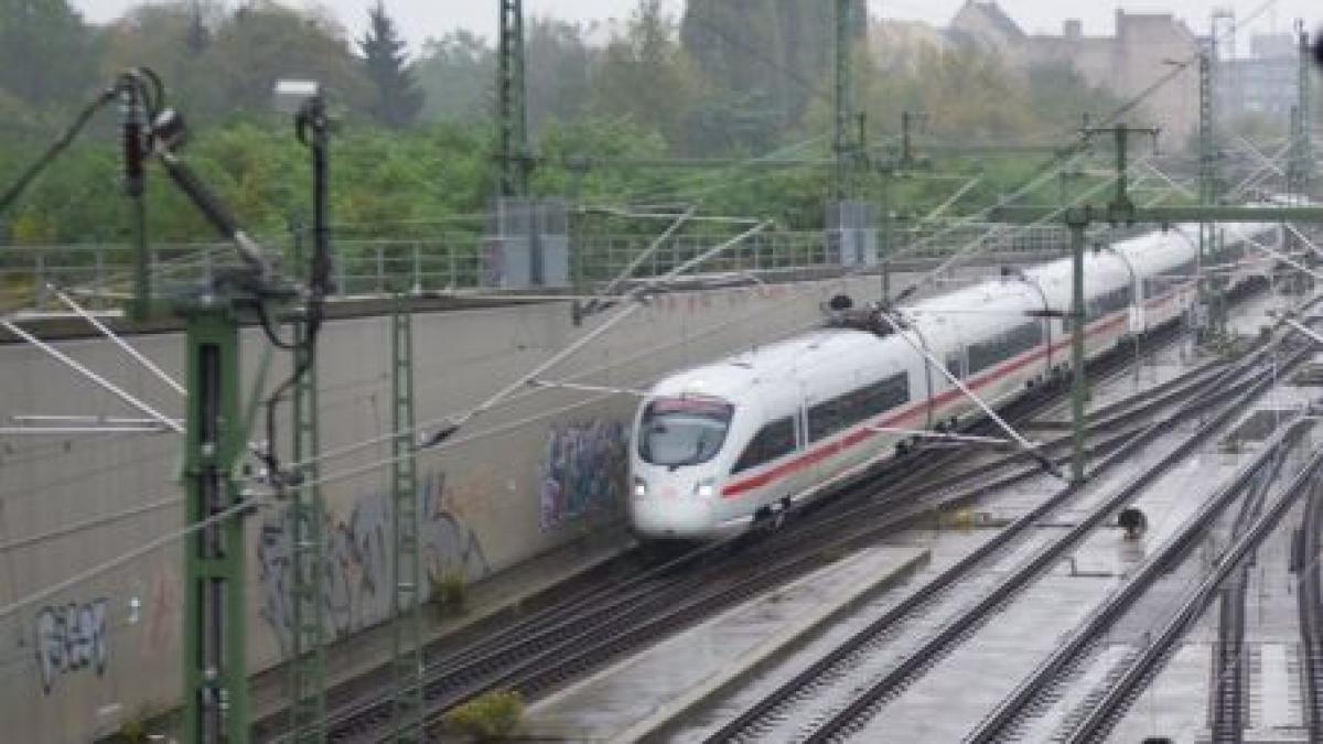 politia germana ancheteaza incendierea unei linii ferate langa berlin