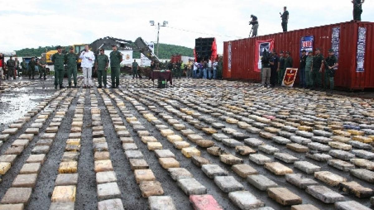 marinari filipinezi bulgari si romani prinsi cu peste 400 de kilograme de cocaina la bordul unei