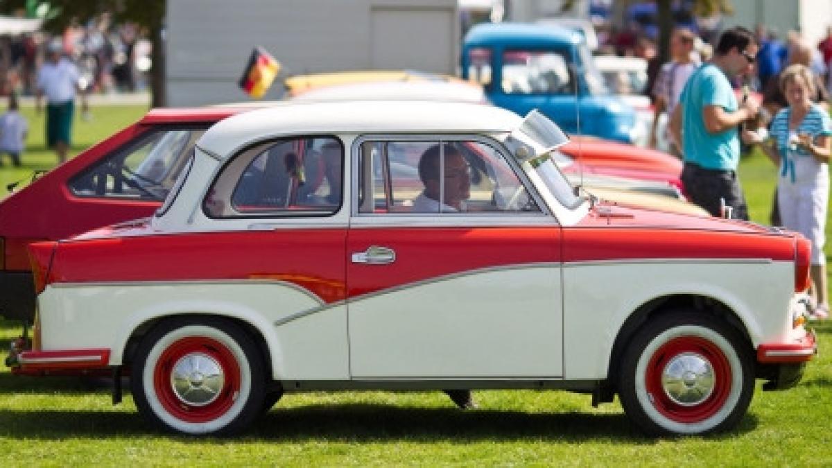 praga curse de indemanare pentru masini la festivalul trabantiadei