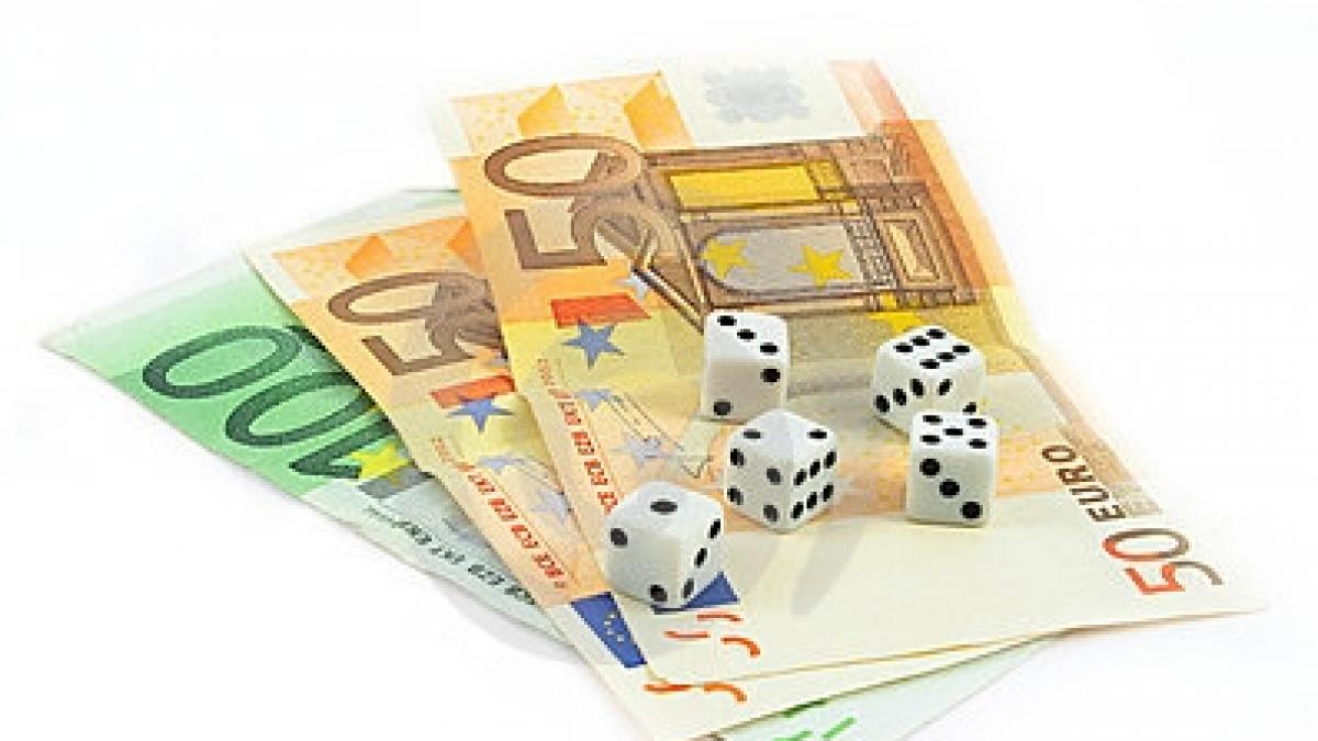 doi romani din florenta au furat peste 100 000 de la o italianca