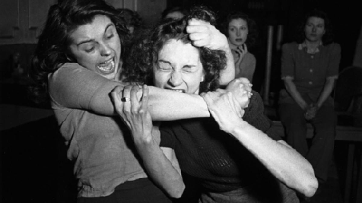 doua asistente maternale care s au batut intre ele de fata cu copiii in plasament au fost date