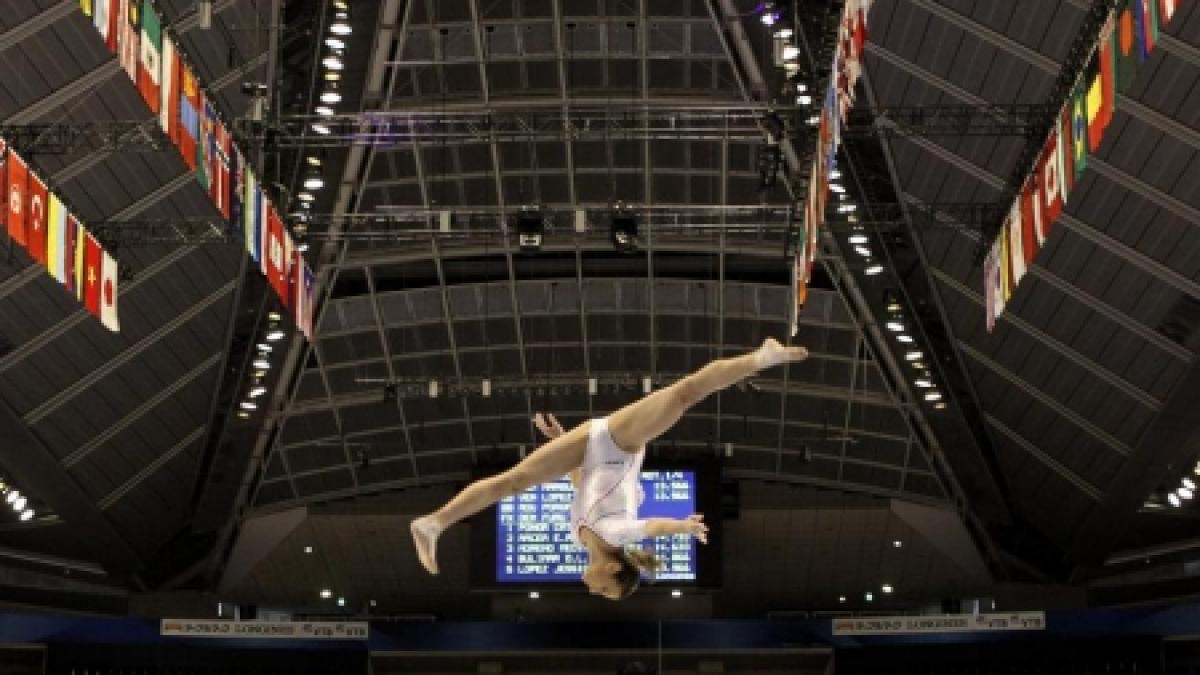 nu avem medalii dar suntem eleganti ana porgras premiata pentru eleganta la cm de gimnastica