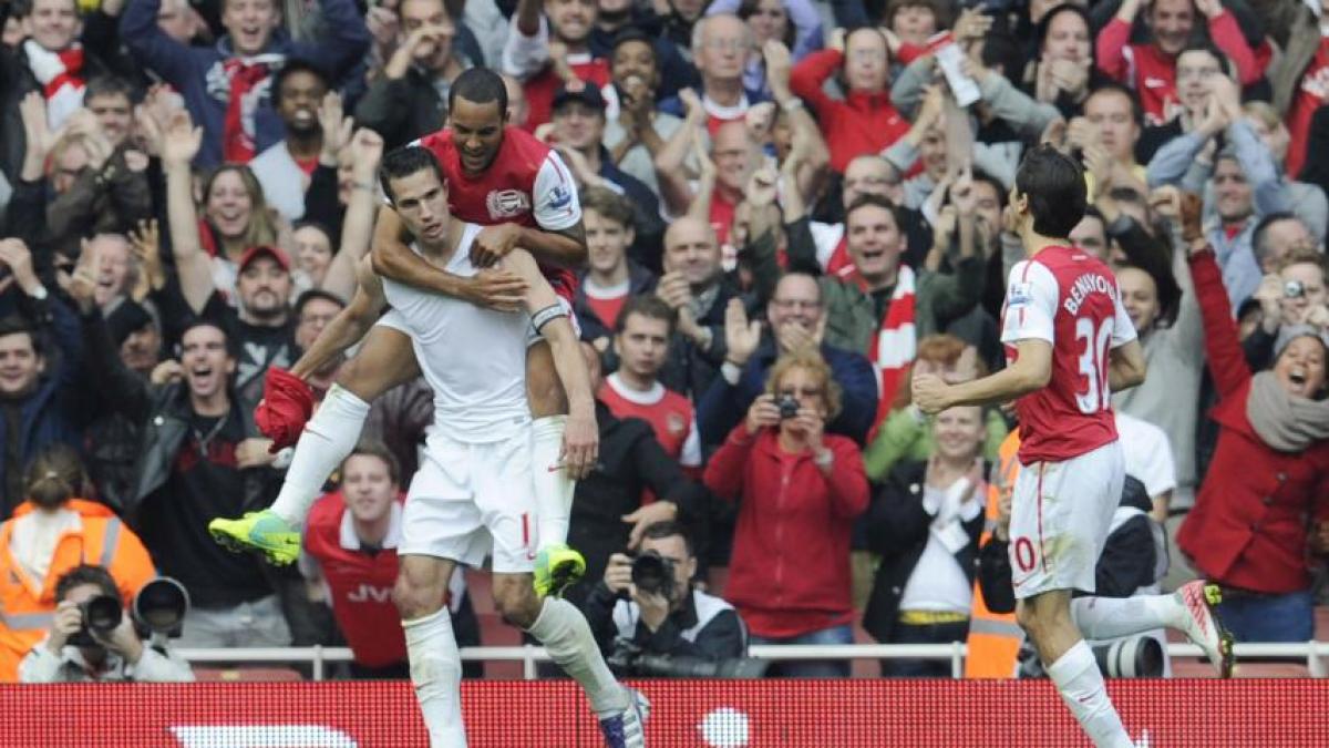 premier league van persie o salveaza pe arsenal newcastle ramane neinvinsa