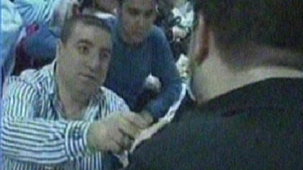 interlopul butoane va fi executat silit din cauza familiei senatorului magureanu