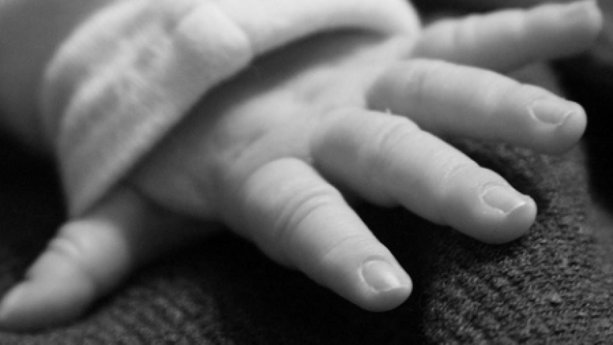 o fetita de 3 ani din sibiu a murit de meningita alte 15 cazuri localizate la iasi