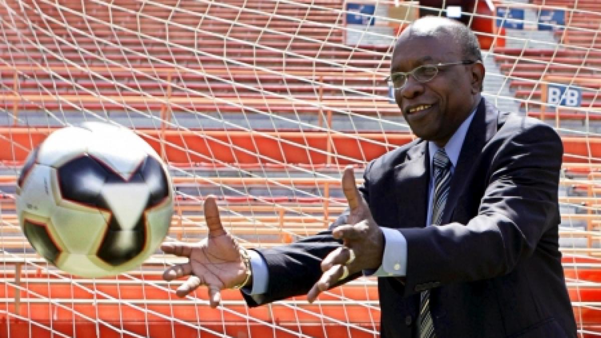 fostul vicepresedinte al fifa ameninta ca va vorbi in curand despre rasismul si sionismul din