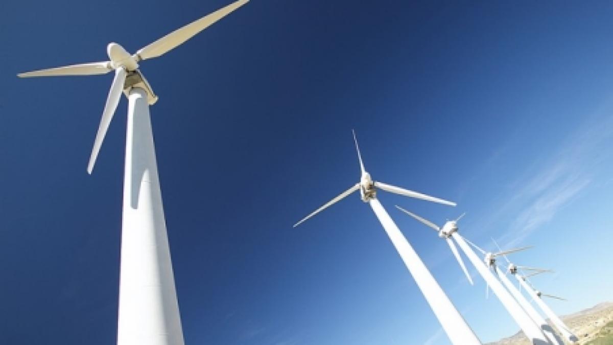 mini turbina eoliana care poate genera electricitate incontinuu