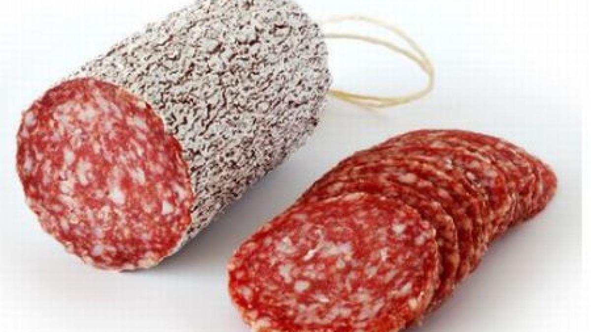 o profesoara de la universitatea de medicina la furat in supermarket avea doua salamuri in geanta