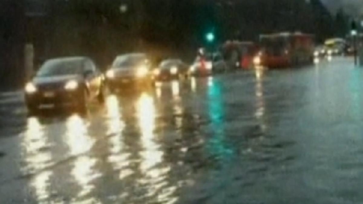 stare de urgenta la roma din cauza inundatiilor provocate de o furtuna violenta