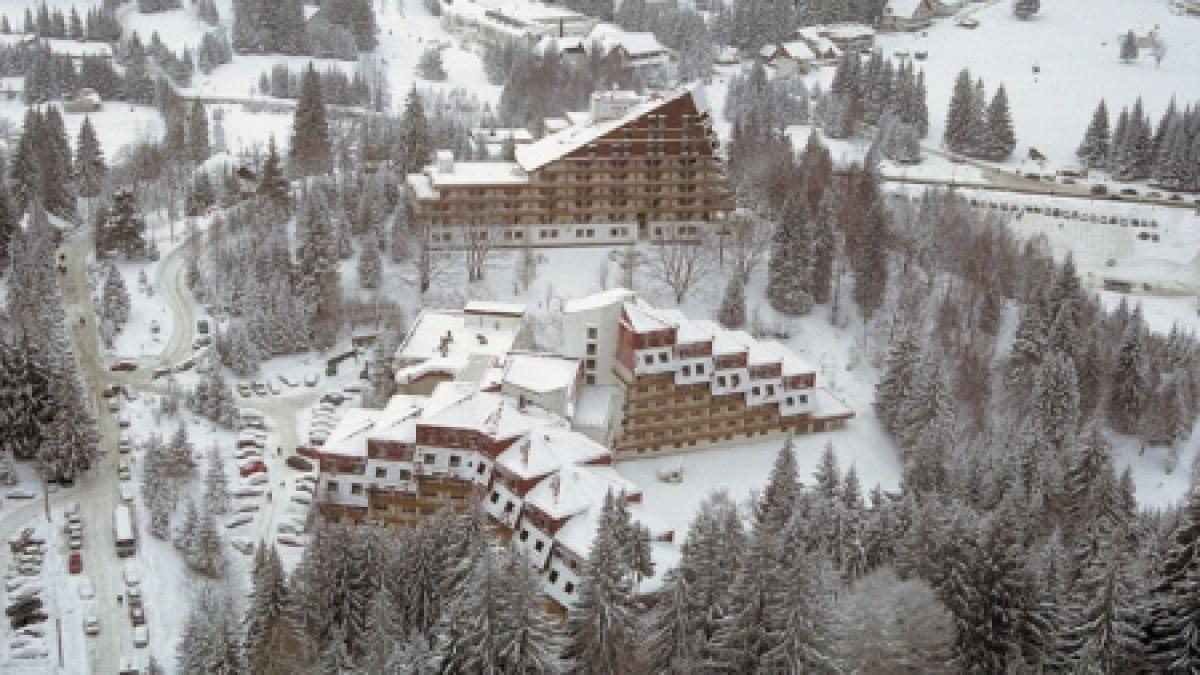 iarna se apropie cu pasi repezi romanii incep sa rezerve hoteluri si pensiuni la munte