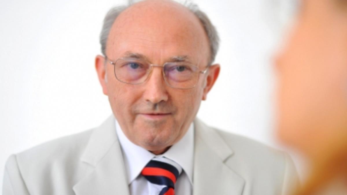 contracandidatul fiului ministrului sanatatii la sefia spitalului din oradea s a retras