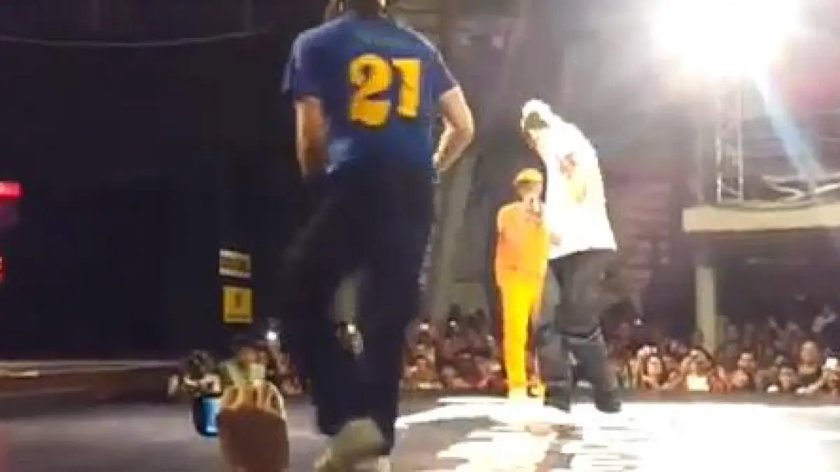 i a ascuns mingea neymar umilit la freestyle football