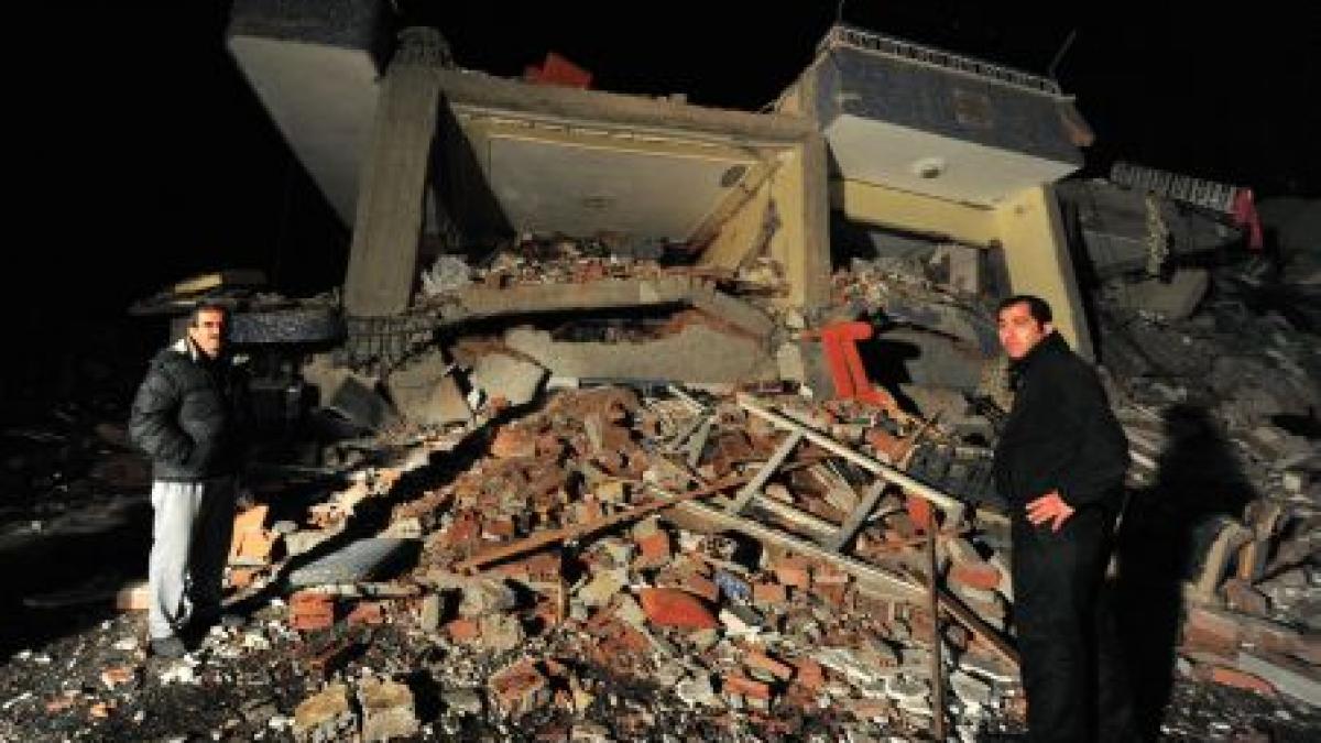 ultimul bilant al cutremurului din turcia 239 morti si 1 300 de raniti