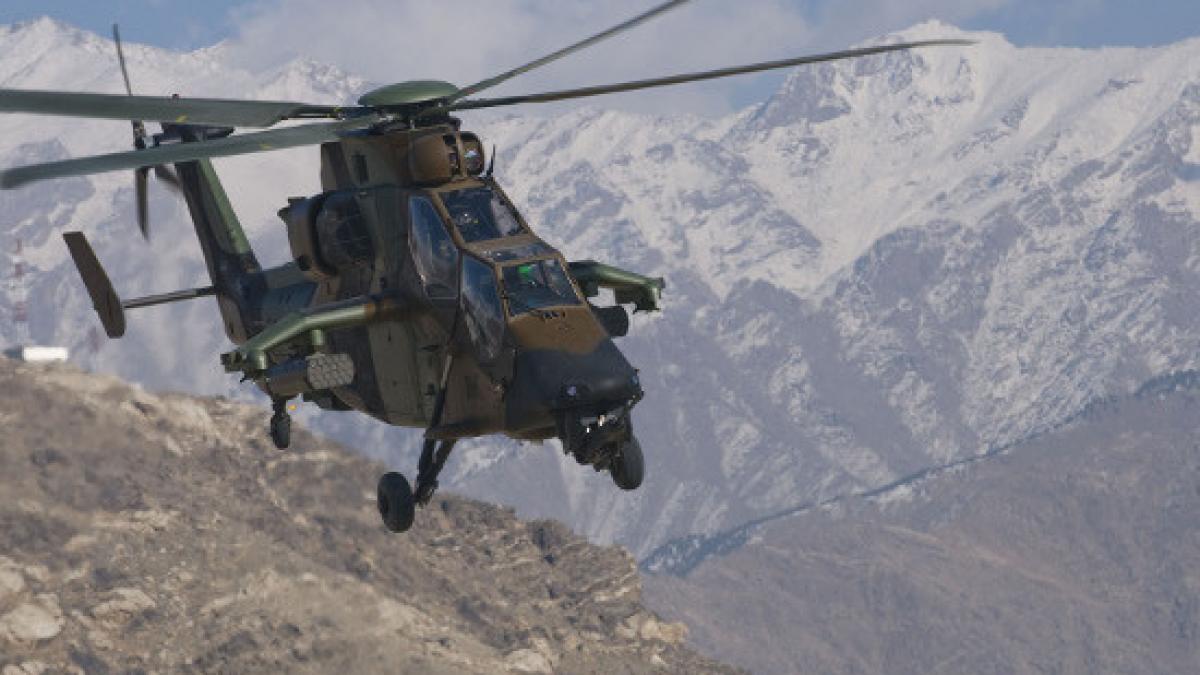 afganistan un elicopter francez a fost atacat cu tiruri de arme usoare