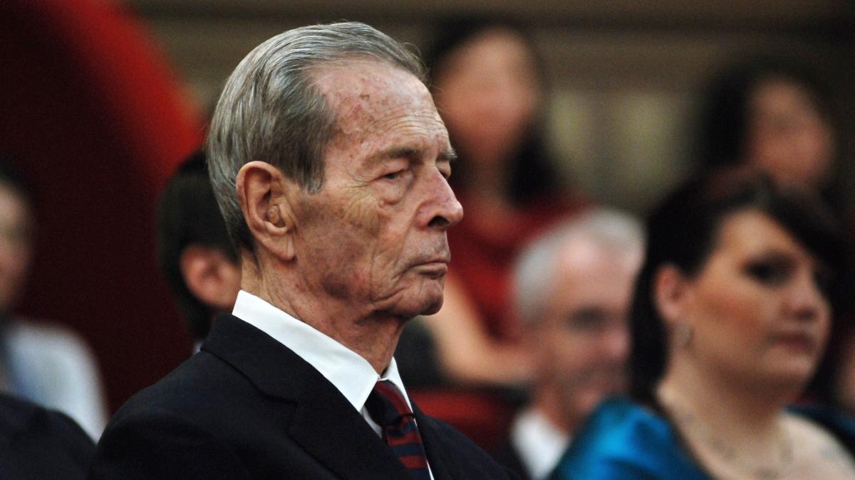 regele mihai i la 90 de ani intra in atmosfera de sarbatoare a familiei regale prin imagini de la