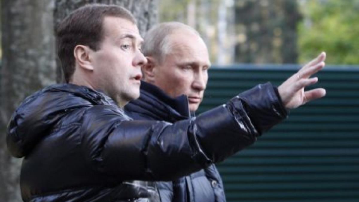 putin si medvedev impreuna la volanul unei combine agricole