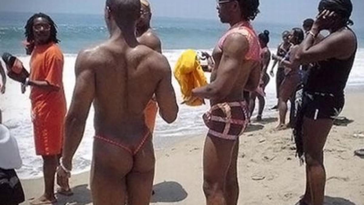 de ce e mai bine iarna decat vara pentru ca nu vezi asa ceva poze extravagante de la malul marii