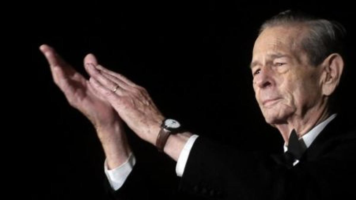 ilie nastase si victor ciorbea au fost decorati de regele mihai i