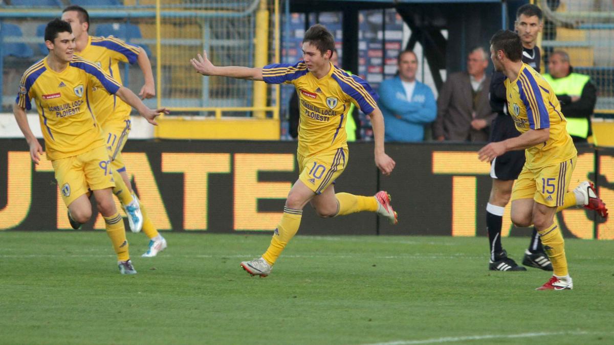 petrolul castiga derbyul ploiestiului si se califica in sferturile cupei romaniei