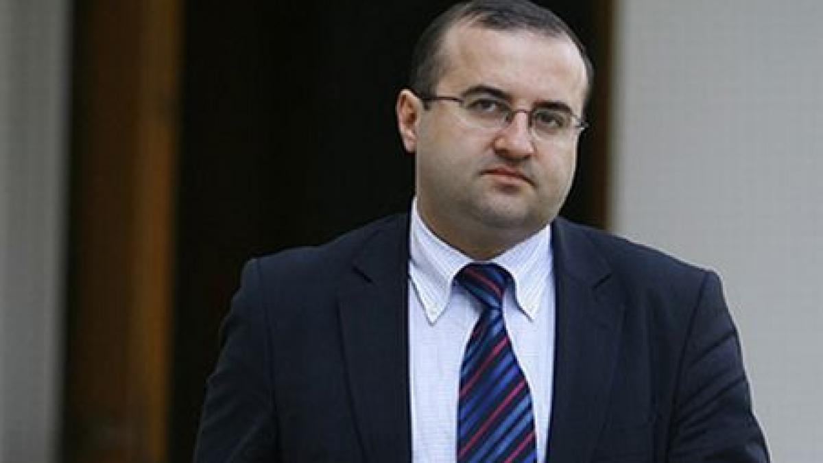 saftoiu basescu a facut pasi premeditati in a demoniza monarhia si pe regele mihai se incearca