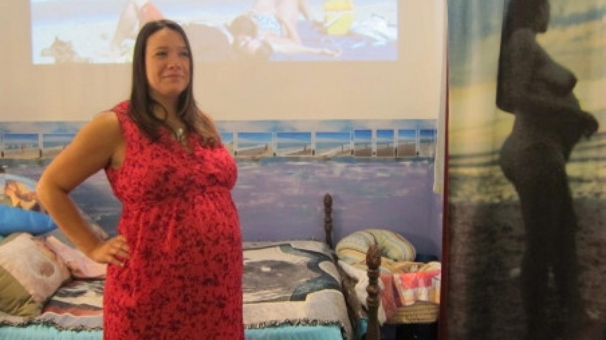 sua o femeie a nascut in public intr o galerie de arta