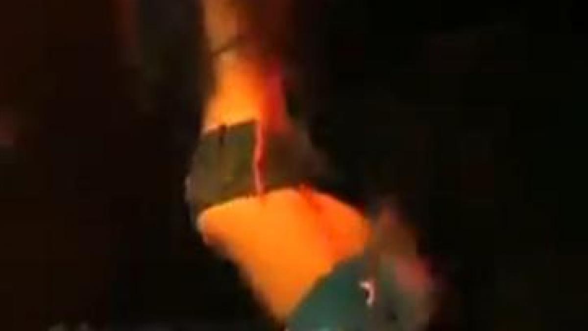 am trait s o vedem si pe asta dansuri sexy in buletinul de stiri la tv