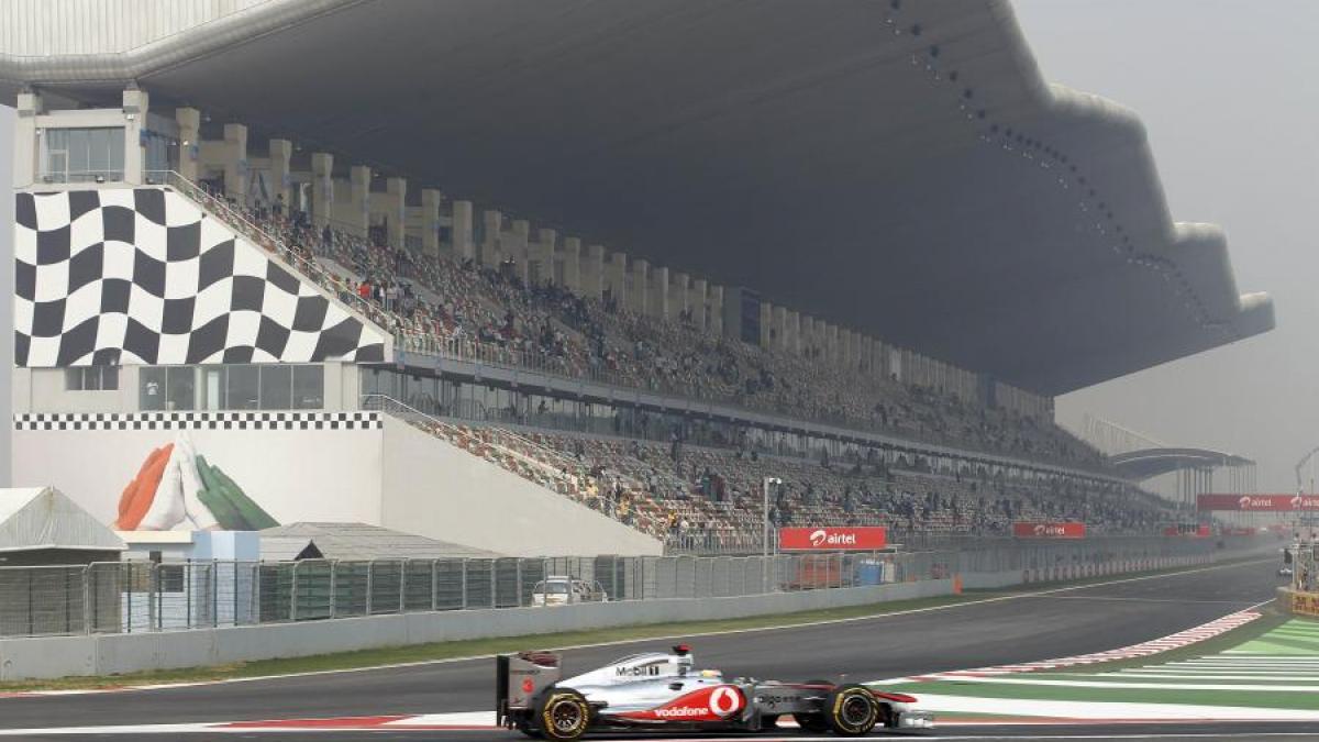 lewis hamilton a primit o penalizare de trei locuri pe grila de start a mp al indiei