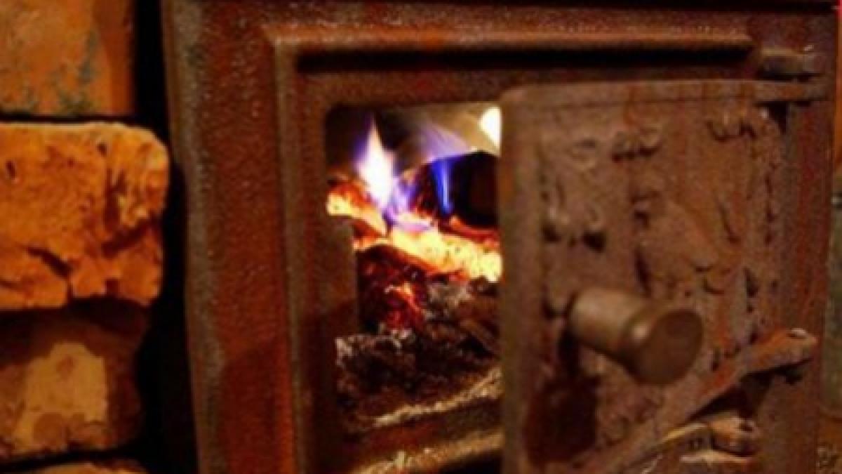 doua fetitie si mama lor au fost grav ranite dupa ce soba din casa a explodat