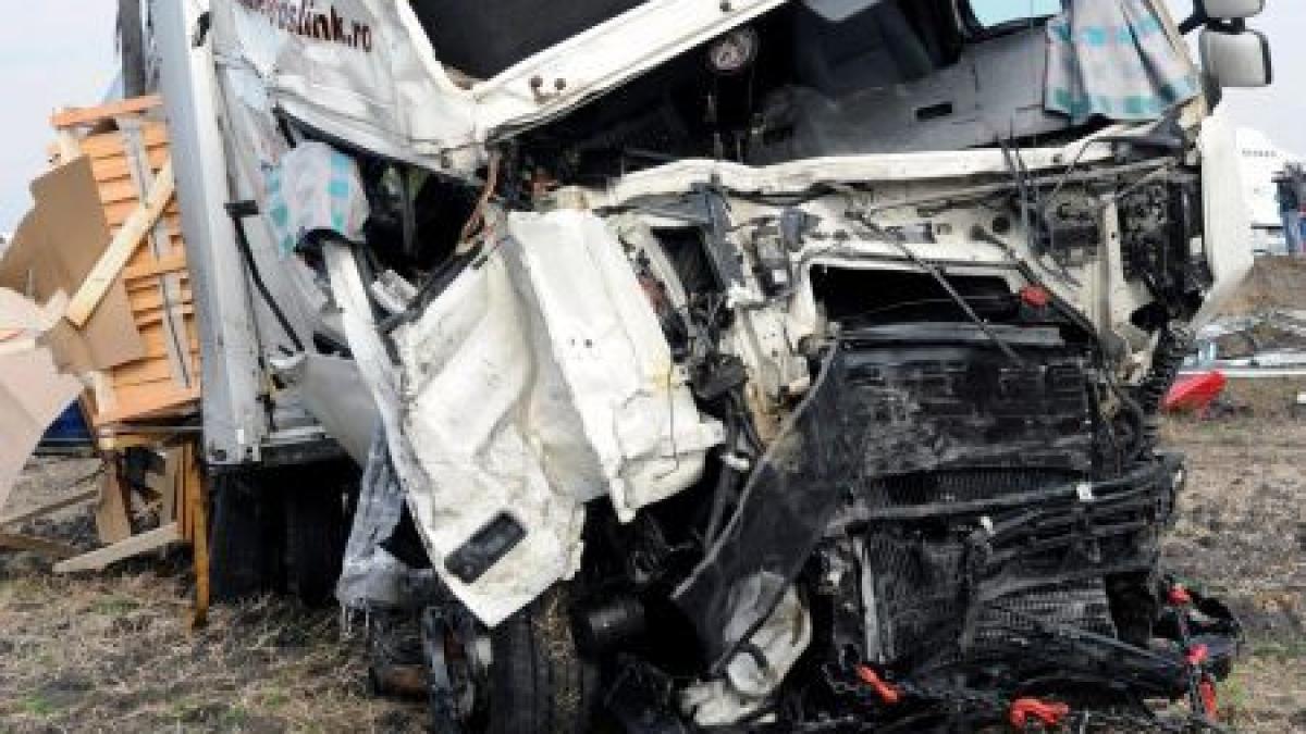 in accidentul din ungaria au murit trei copii patru femei si sapte barbati