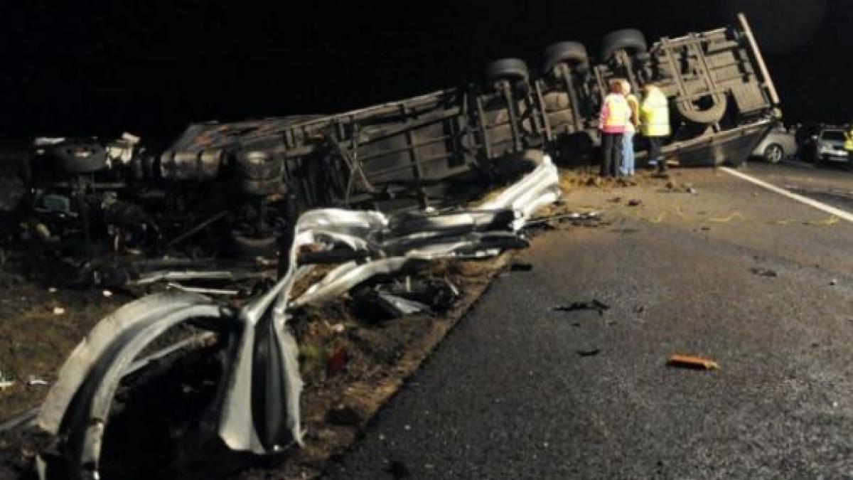 opt dintre romanii care au murit in accidentul din ungaria identificati