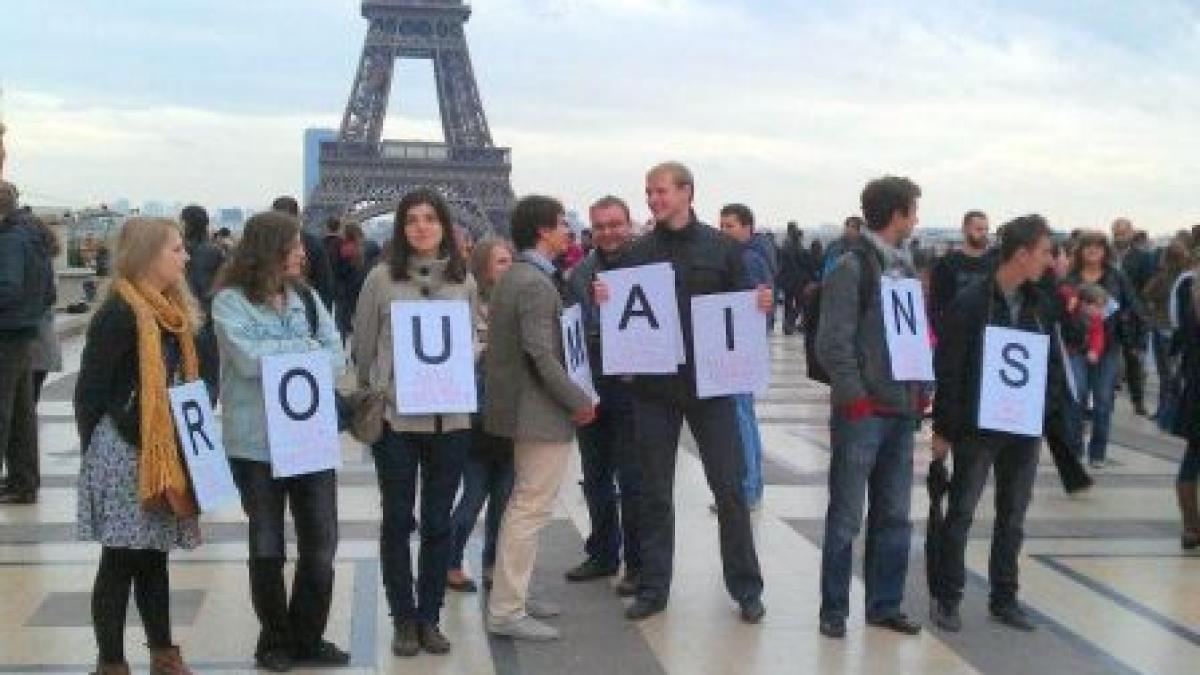 suntem ca voi romanii din franta s au saturat sa fie tratati ca infractorii protest inedit la paris