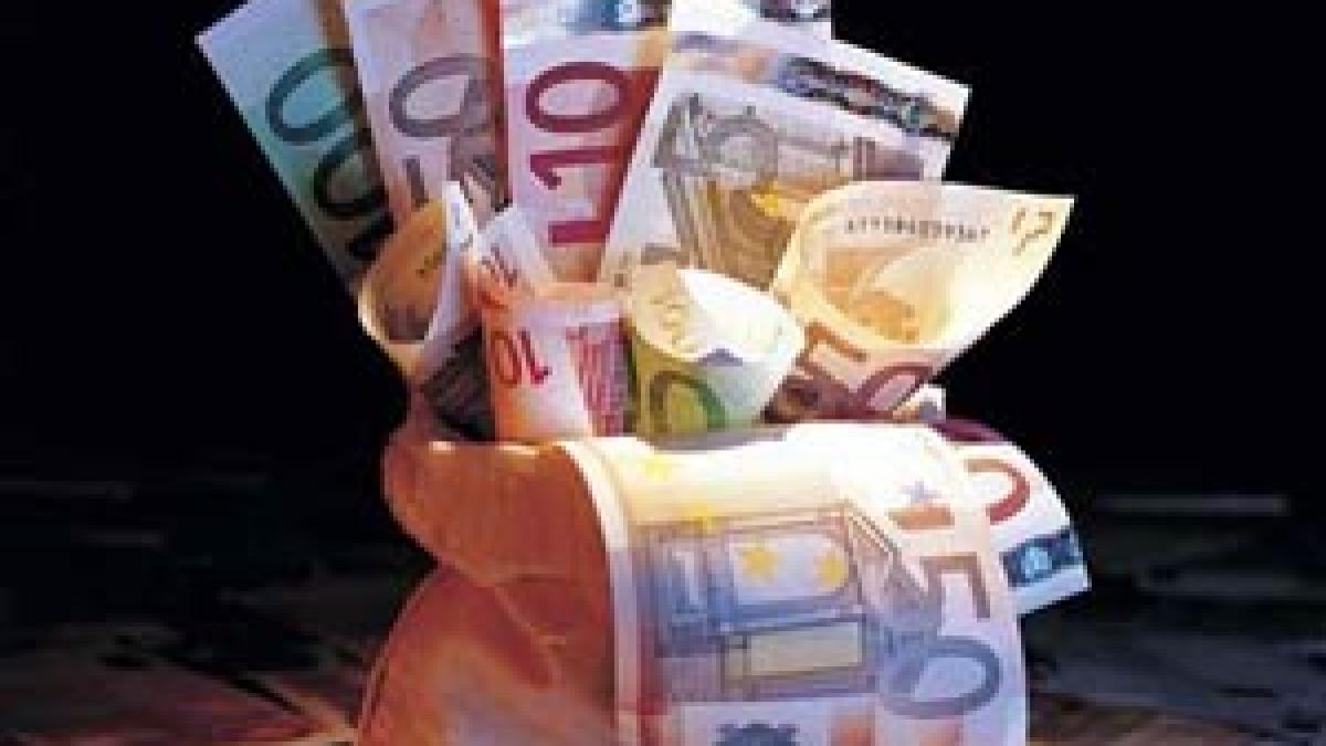 banii bogatilor nu stiu de criza banca milionarilor incepe vanatoarea de antreprenori romani cu un