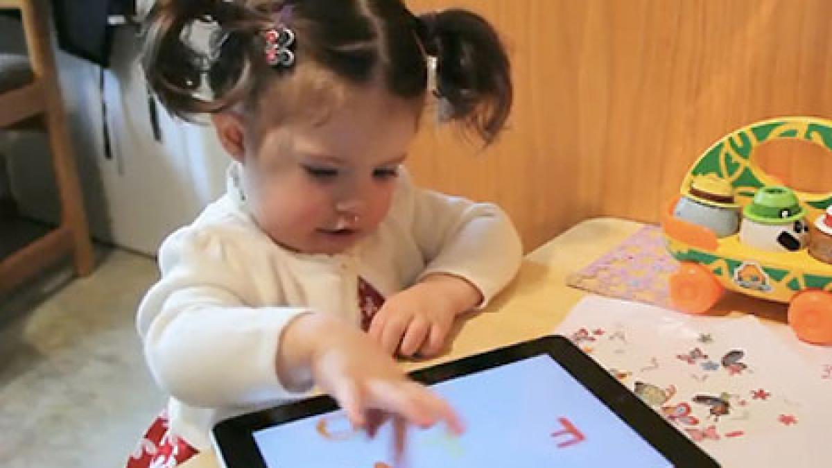 mos craciun devine high tech afla ce cadouri isi doresc copiii din ziua de azi