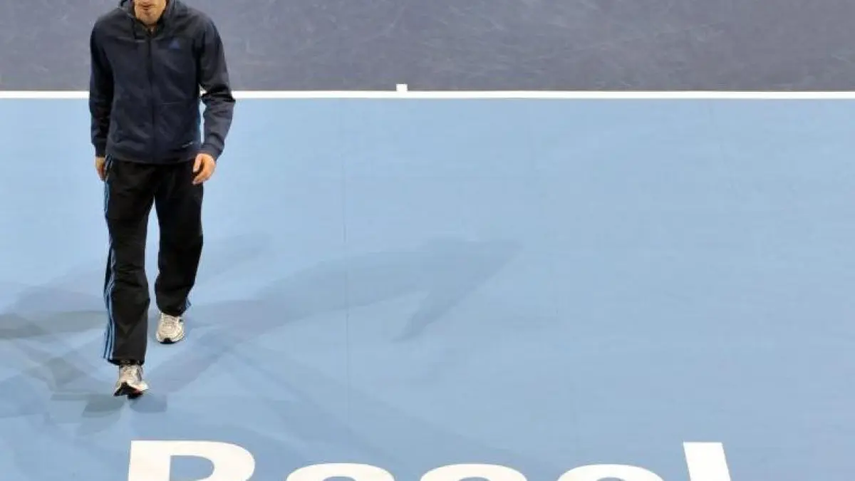 andy murray s a retras de la basel din cauza problemelor musculare federer s a calificat in sferturi