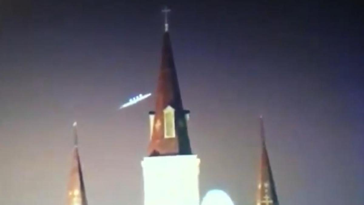 o camera nbc a surprins un ozn in timpul unui meci de fotbal american