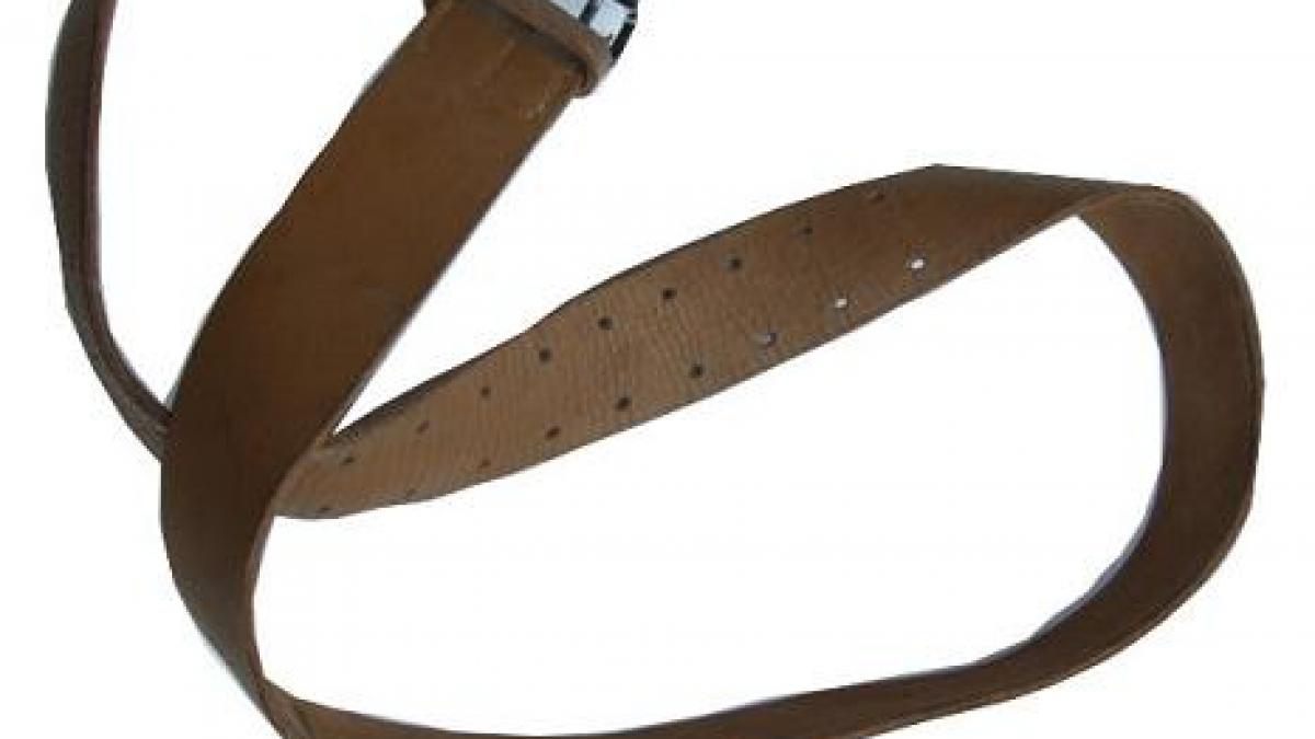 judecator din texas anchetat dupa ce fiica sa a postat un filmulet in care acesta o batea cu o curea